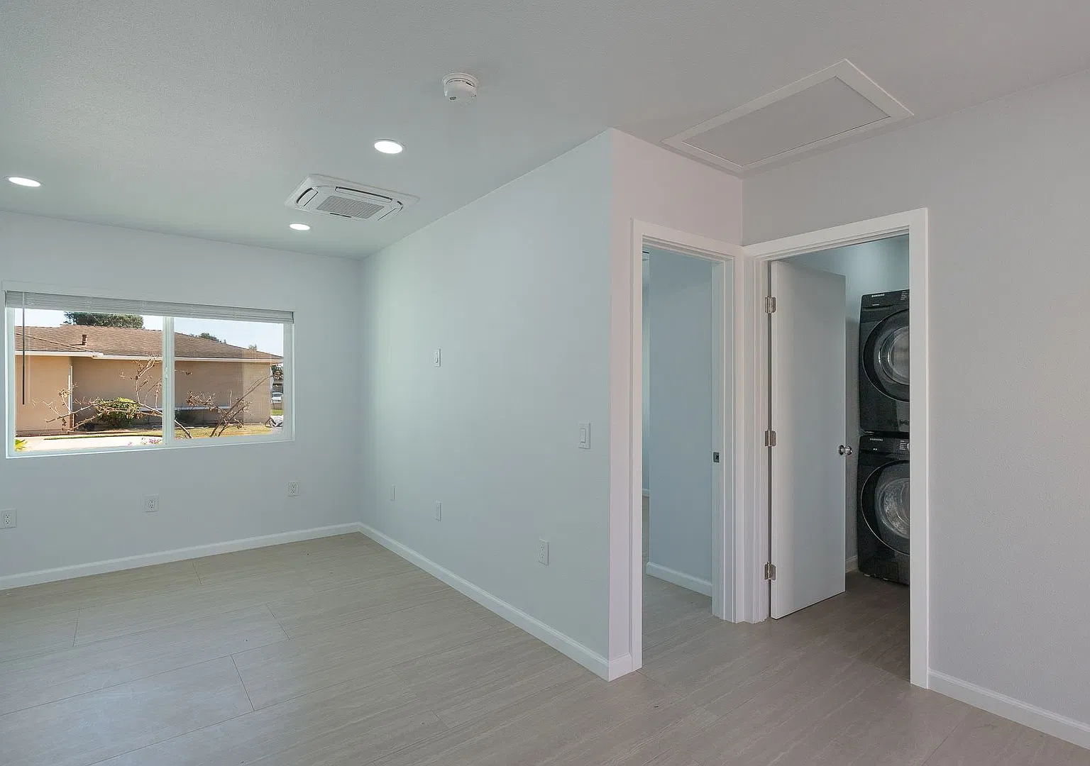1 Bedroom + 1 Bathroom ADU | Oxnard Estates | Unfurnished — Photo 4