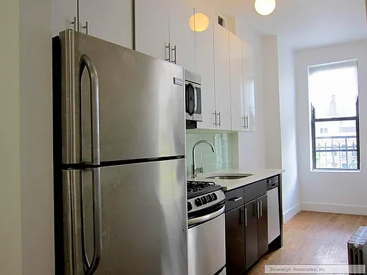 Rented by Sovereign Associates | media 32