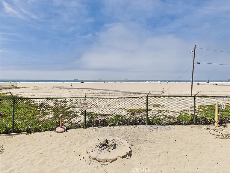 711 Pacific Coast Hwy #325 — Photo 32
