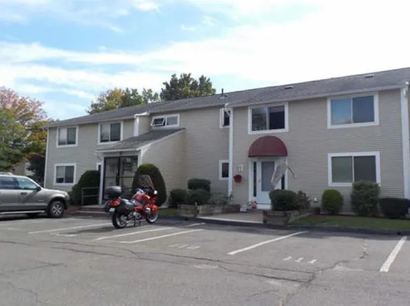53 Saint Kolbe Dr APT B, Holyoke, MA 01040