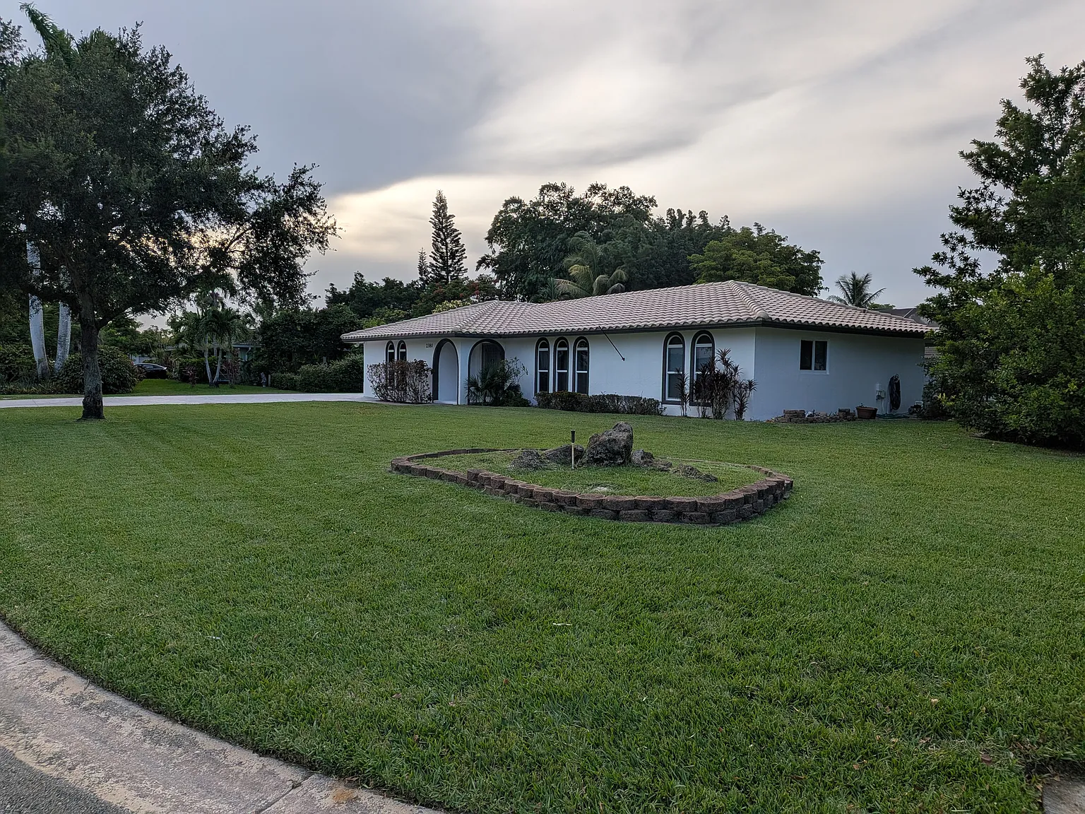 4 bed, 2447 sqft, $4,795 — Photo 4