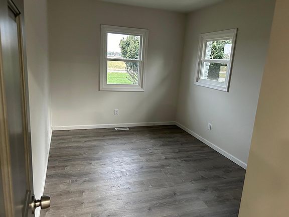 4th image of 10660 Croop Rd