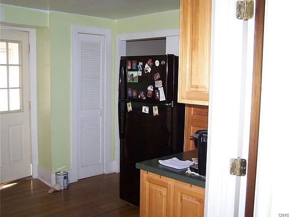 4th image of 68 Floral Ave