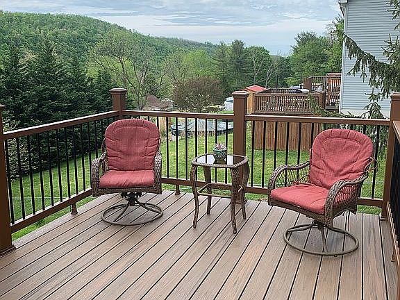 Morning coffee spot w/view!