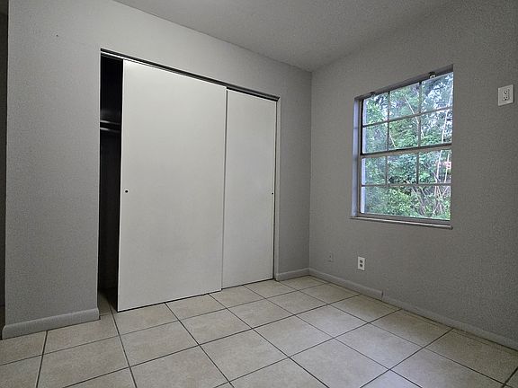 5th image of 1317 W Hiawatha St