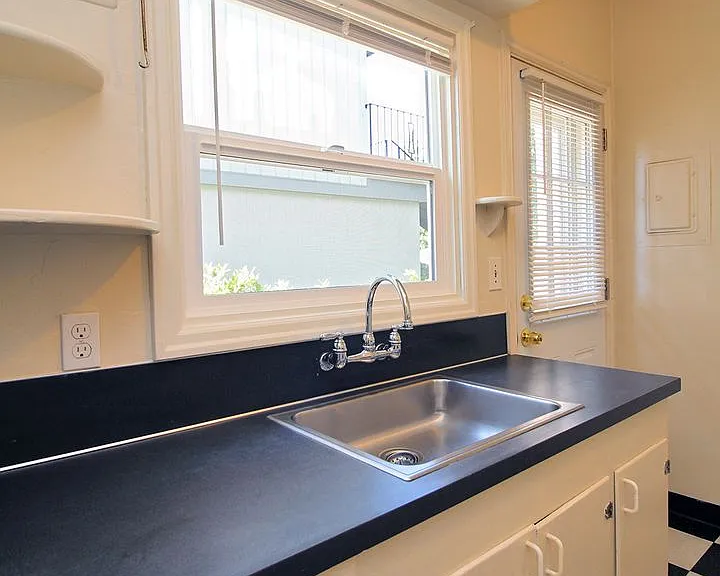 3507 SW 11th Ave — Photo 9