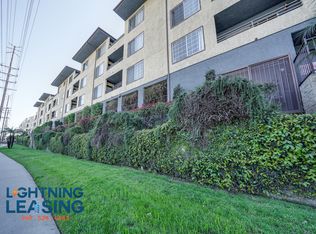 2850 5/3 Riverside Dr #2-313D, Los Angeles, CA 90039