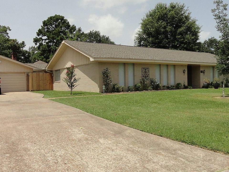 2nd image of 875 Stacewood Dr