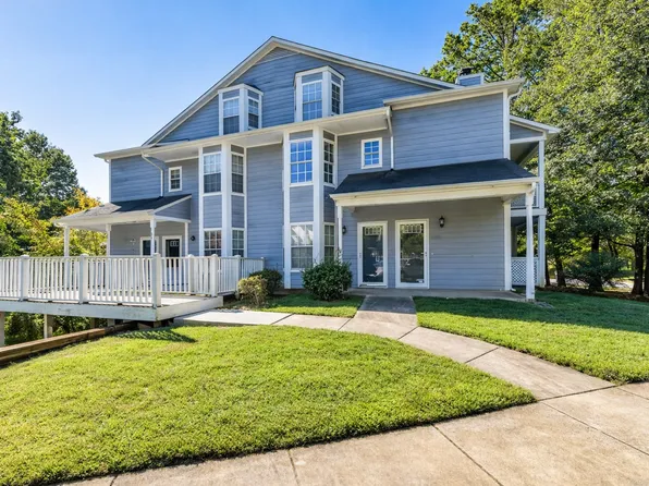 6039 Pinebark Ct, Charlotte, NC 28212