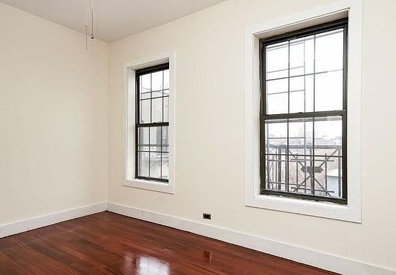5th image of 358 Franklin Ave #3RR