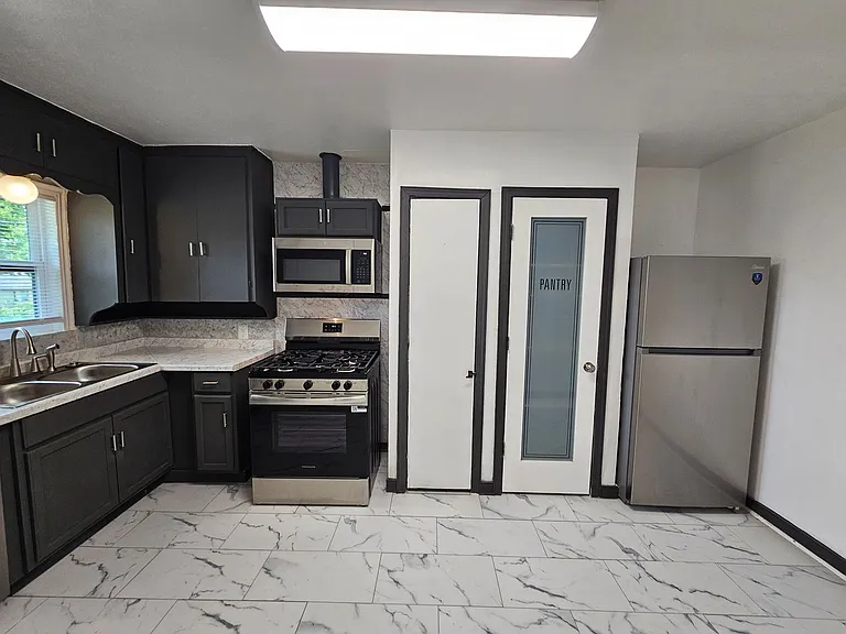 2023 E Illinois Ave — Photo 20