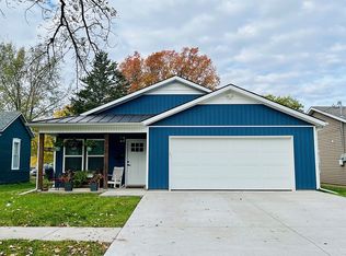 930 S Locust St, Ottawa, KS 66067