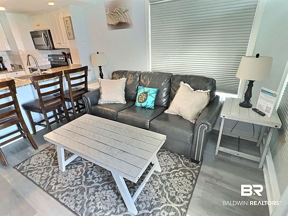 3rd image of 497 Plantation Rd APT 1143