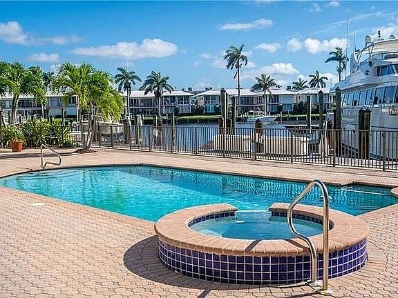 Heated pool and jacuzzi. 