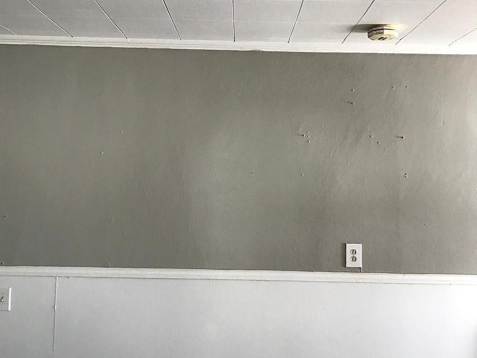 2nd image of 158 Railroad St