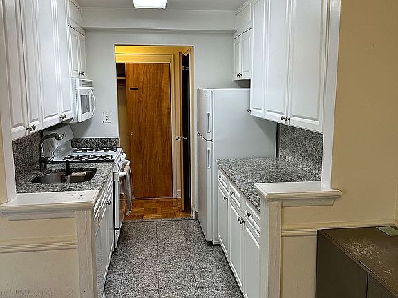5th image of 101 E 16th St APT 1H