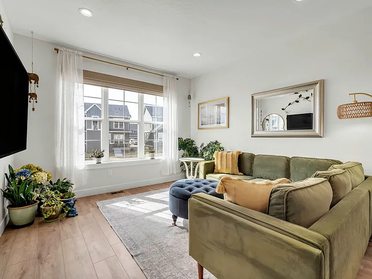 295 Gray Jay Ct — Photo 4