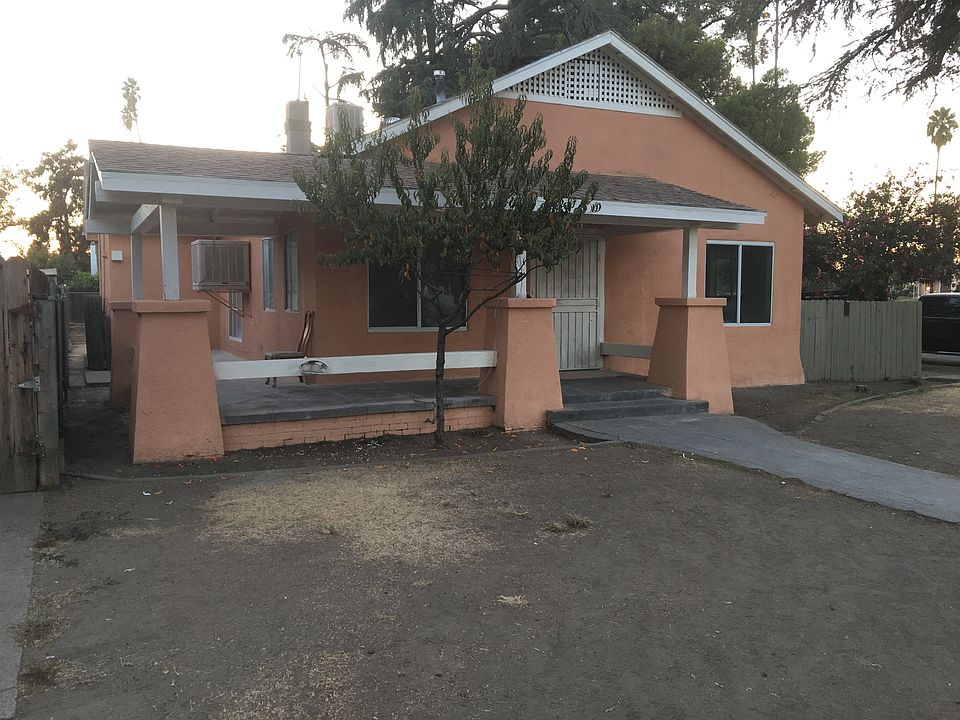 4bd/2bath Corner Lot Home 