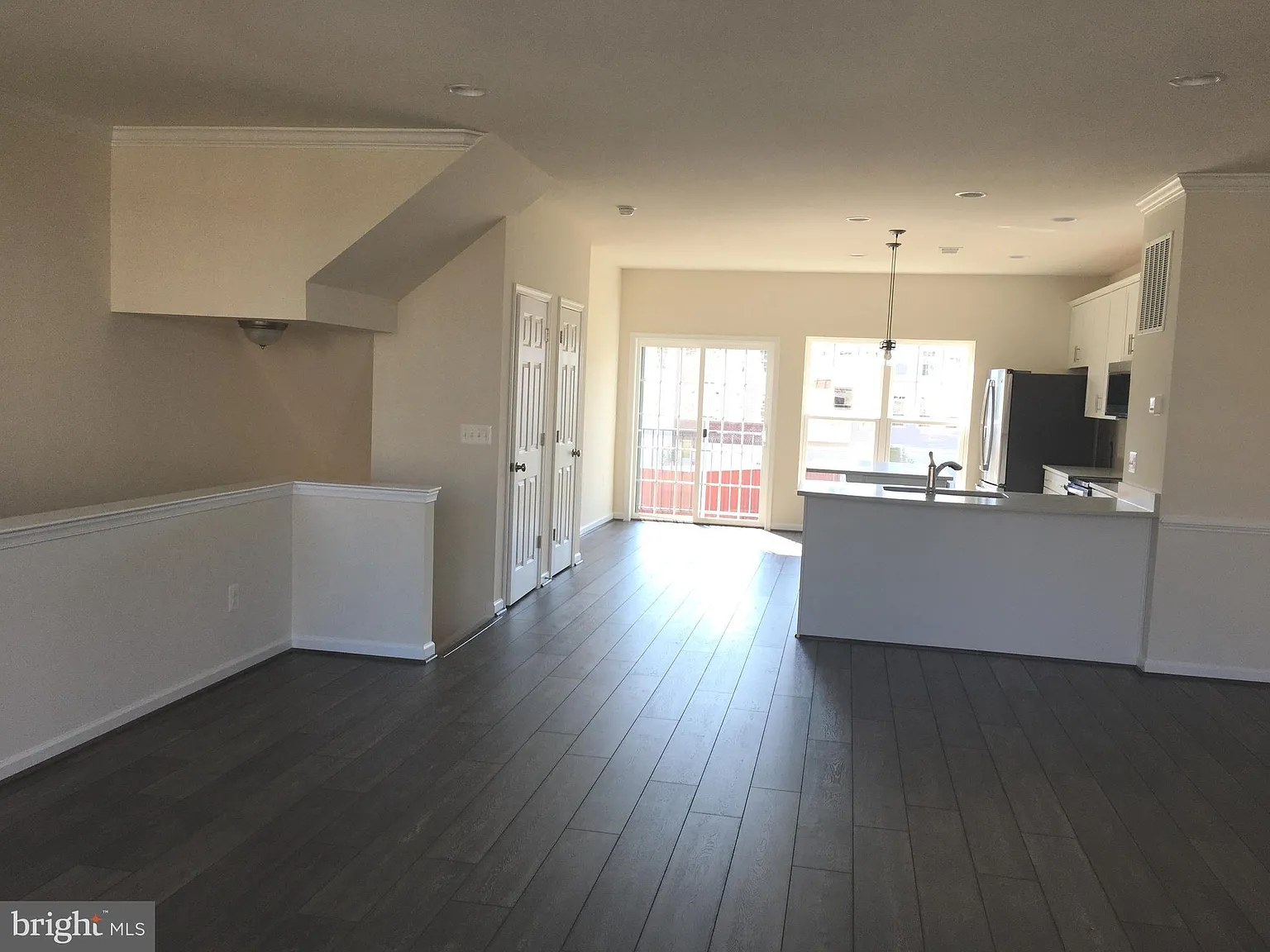 4 bed, 3.5 bath, 2136 sqft, $2,995 — Photo 3