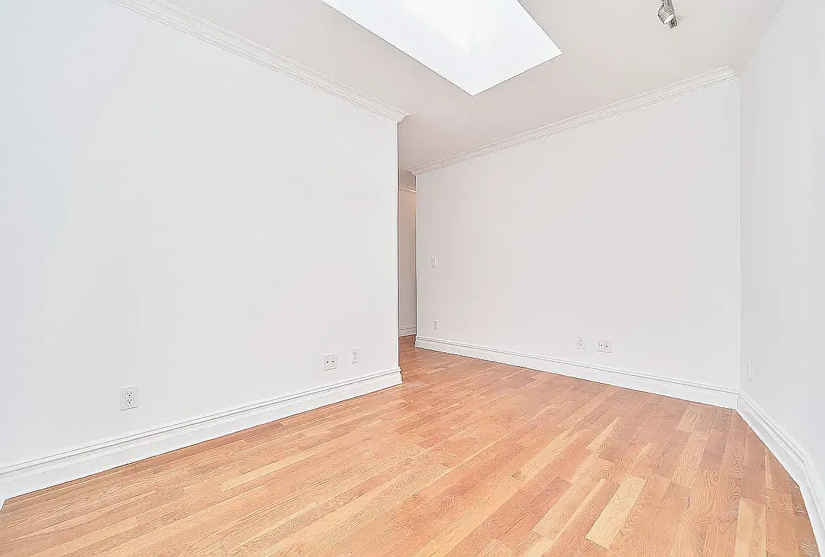 10 Morton Street — Photo 2
