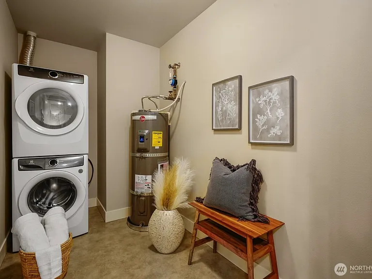 51 Pine St #202 — Photo 11
