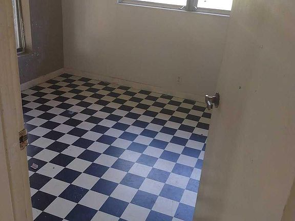 3rd image of 718 S Main Ave #718