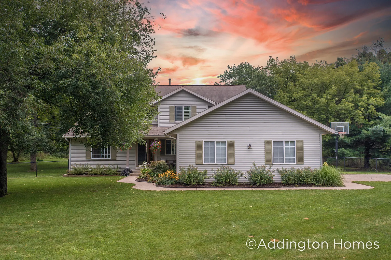 10720 Summit Ave NE photo 1
