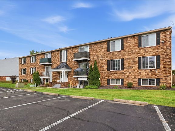 2nd image of 1616 Jefferson Ridge Dr