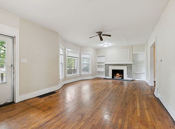 2nd image of 15616 S Lexington Ave