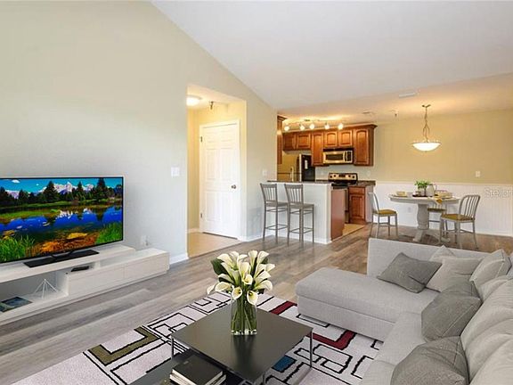 3rd image of 10263 Gandy Blvd N APT 304