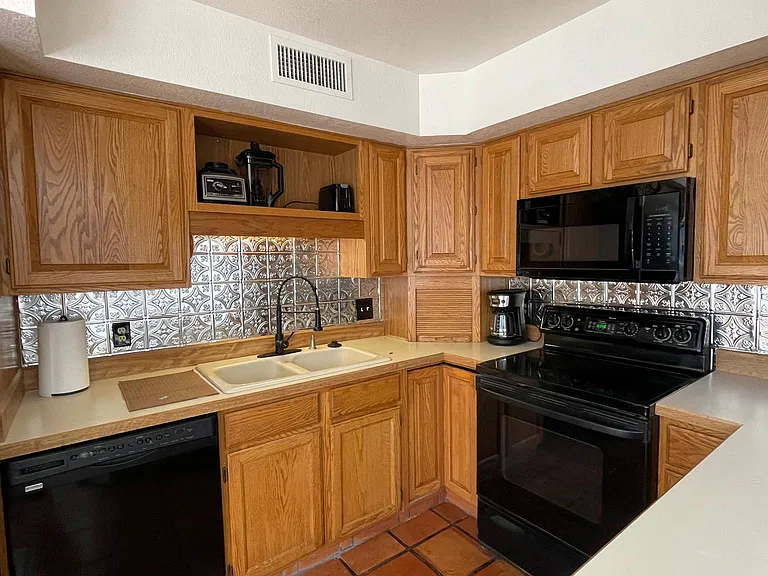 225 N Ashbury Ln — Photo 14