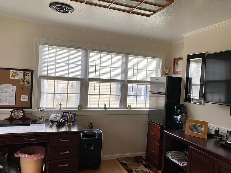 12 Park Ln — Photo 11