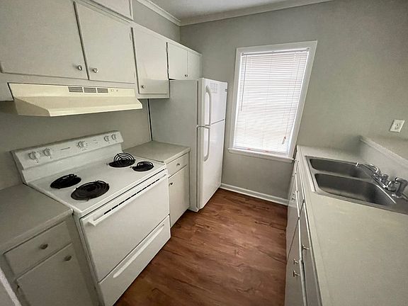 2nd image of 242 Georgia Ave APT 4