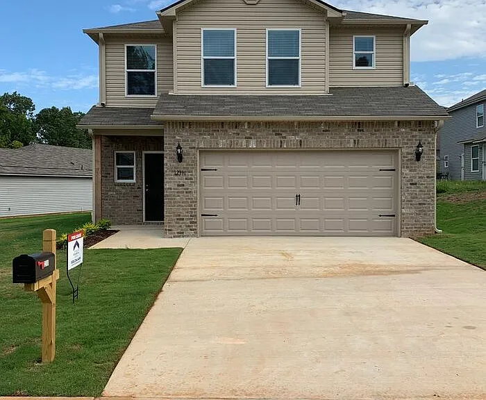 16357 Waterbury Ln — Photo 3