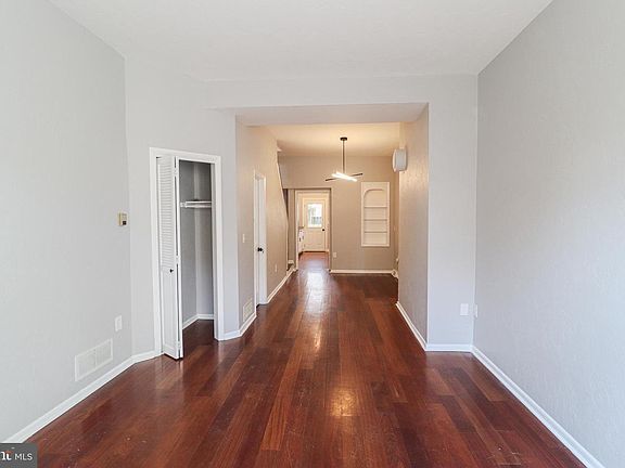 4th image of 134 S Newberry St