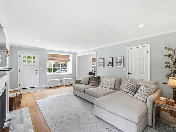 4th image of 6640 Elm St