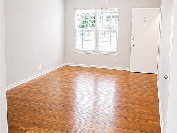 2nd image of 826 Hancock Ave