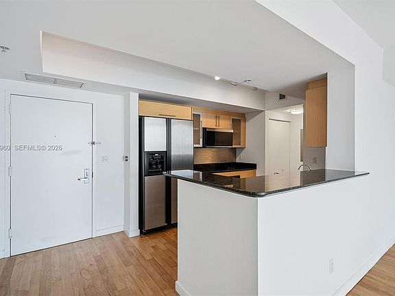 5th image of 325 S Biscayne Blvd APT 3921