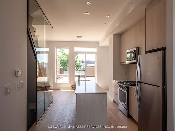 4th image of 66 B Perth Ave