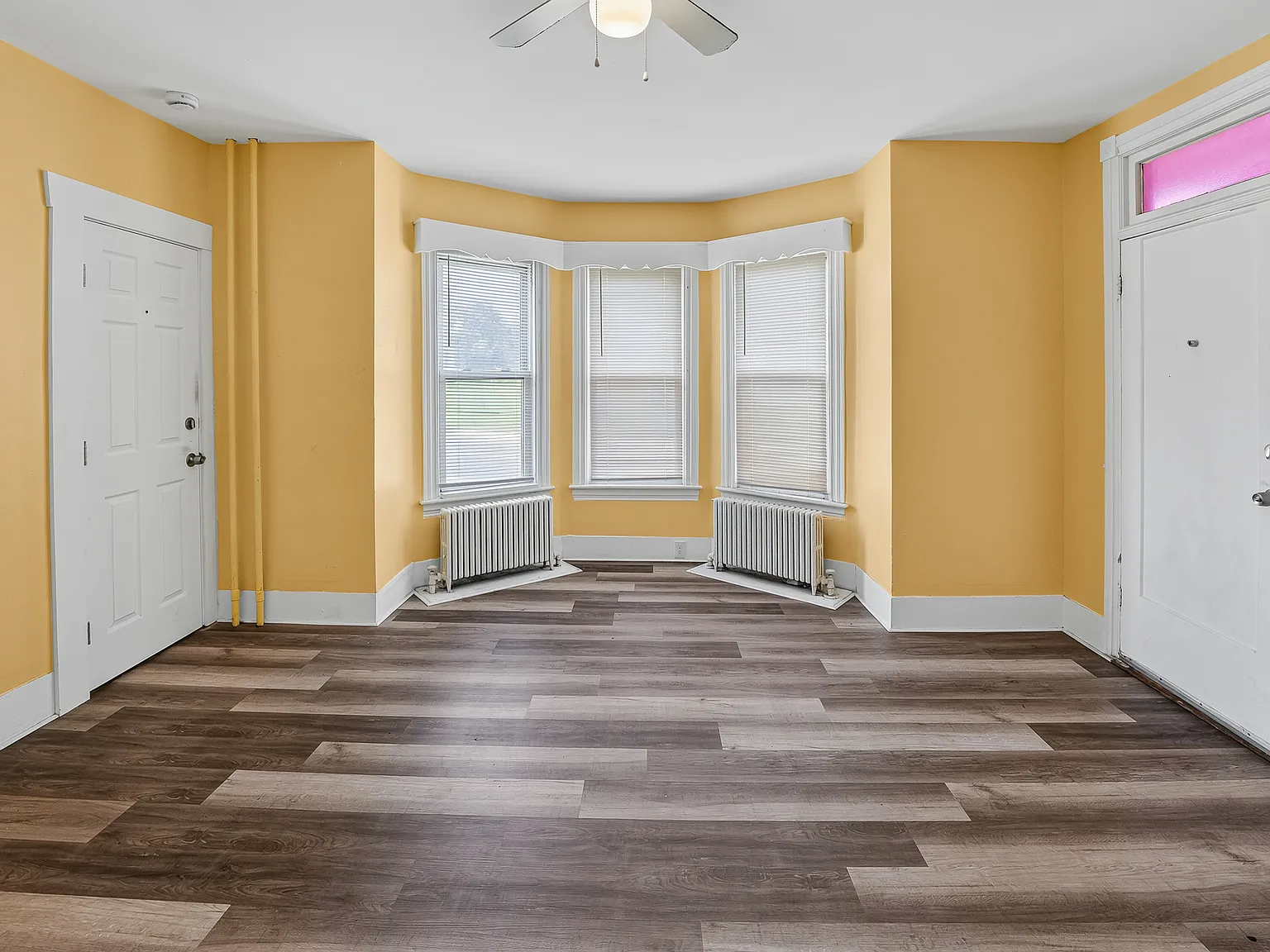 1 bed, $900 — Photo 1