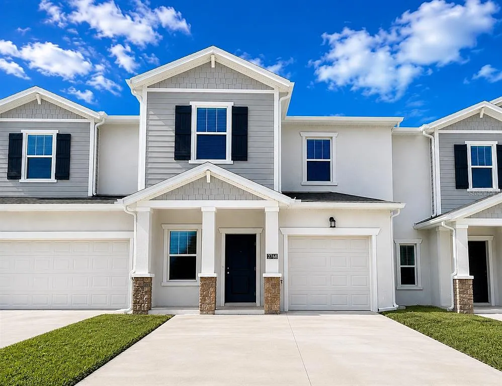 3 bed, 2.5 bath, 1840 sqft, $2,050 — Photo 1