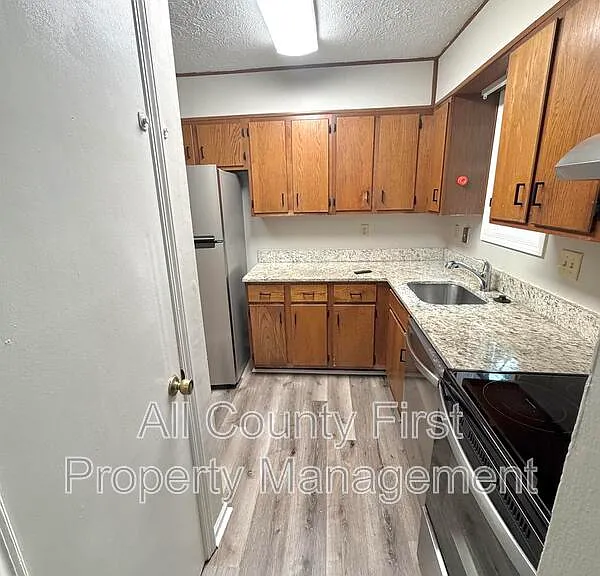734 S Candler St — Photo 5