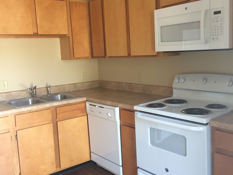 2nd image of 209 Amanda Ln