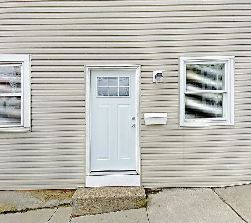 32 Wyoming St E #1