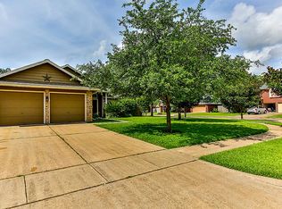 2211 Dublin Dr, League City, TX 77573