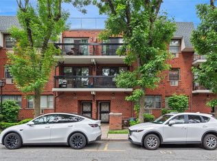 71-28 Sutton Pl #3, Flushing, NY 11365