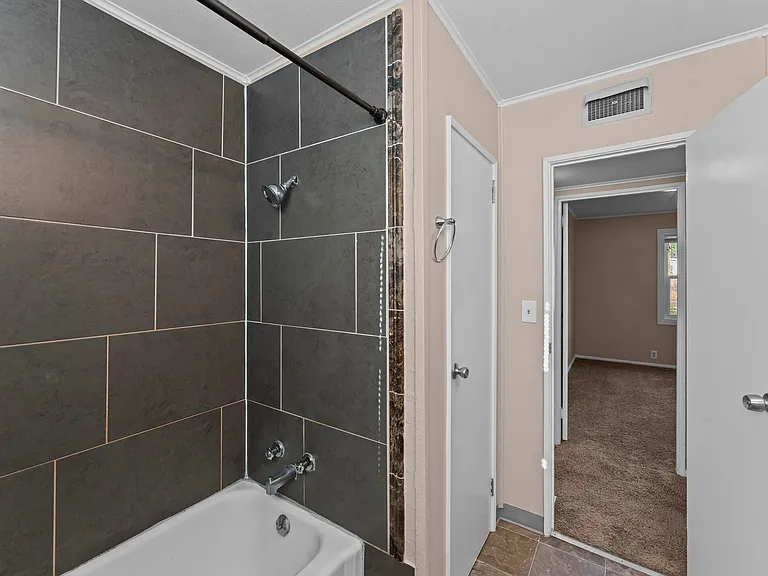 1932 S Franklin Ave — Photo 17