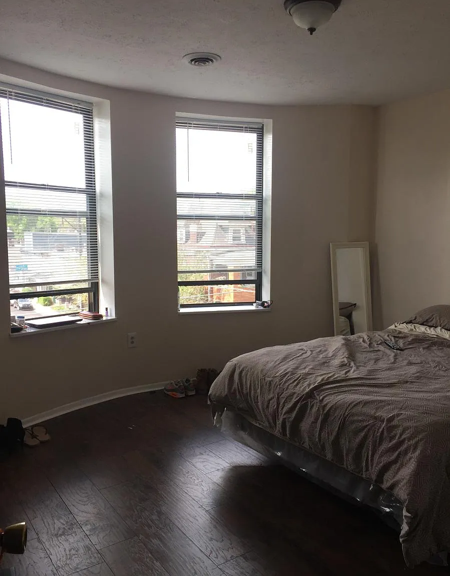 2 bed, 950 sqft, $1,200 — Photo 2
