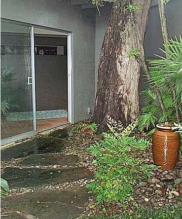 4th image of 1569 College Ct