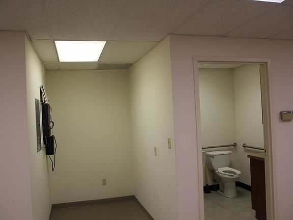 5th image of 6239 S East St
